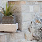Villa Best Host 2025- Stone Art House