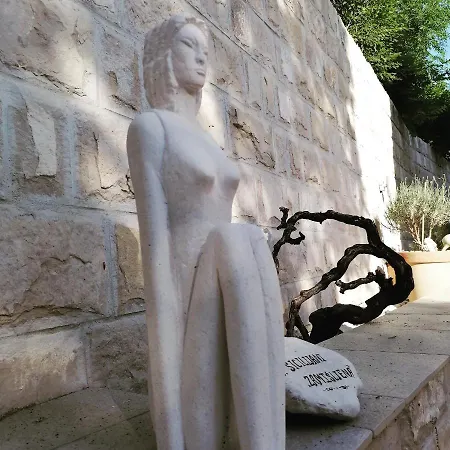 فيلة 19th Century Stone Art House In Nature Park *