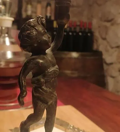 19th Century Stone Art House In Nature Park فيلة *