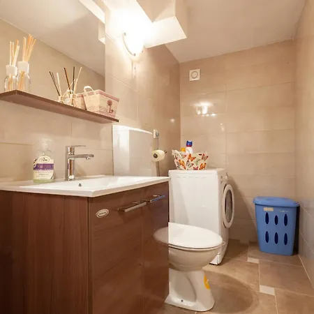 19th Century Stone Art House In Nature Park ماكارسكا