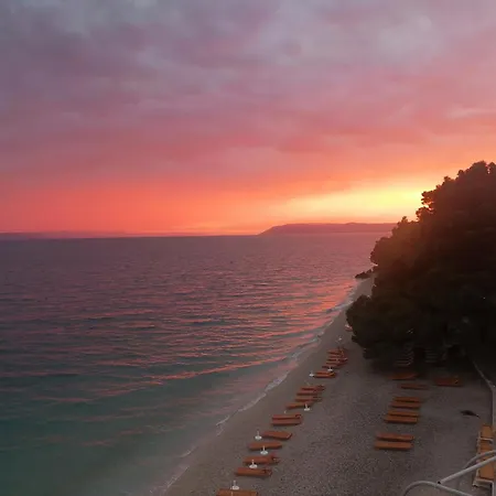 19th Century Stone Art House In Nature Park فيلة *