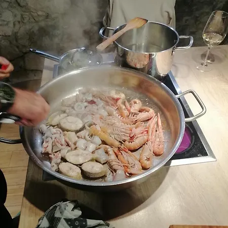 فيلة 19th Century Stone Art House In Nature Park