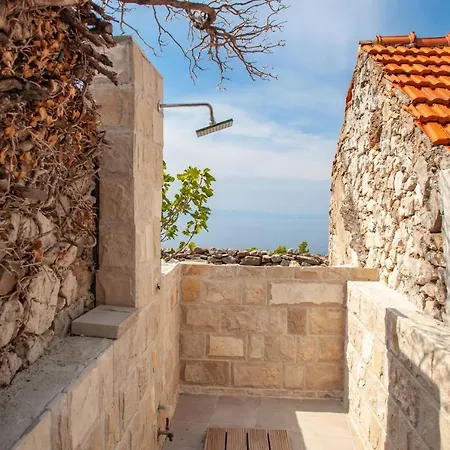 19th Century Stone Art House In Nature Park فيلة *