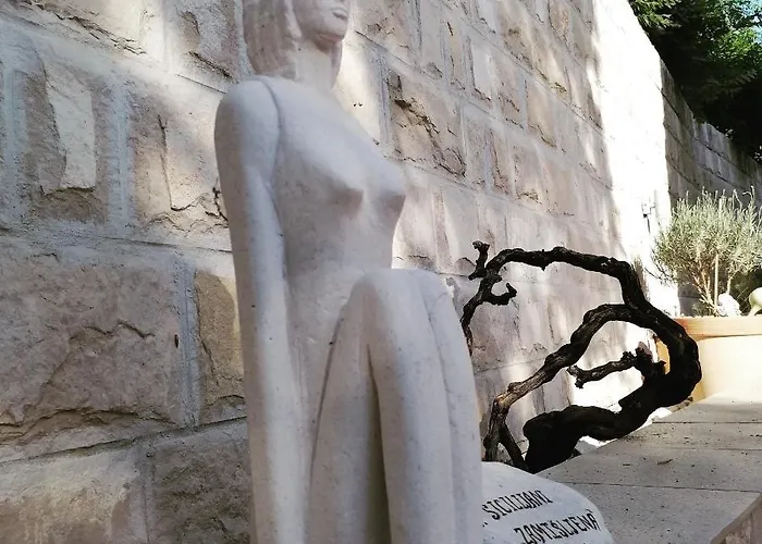 Villa 19th Century Stone Art House In Nature Park *