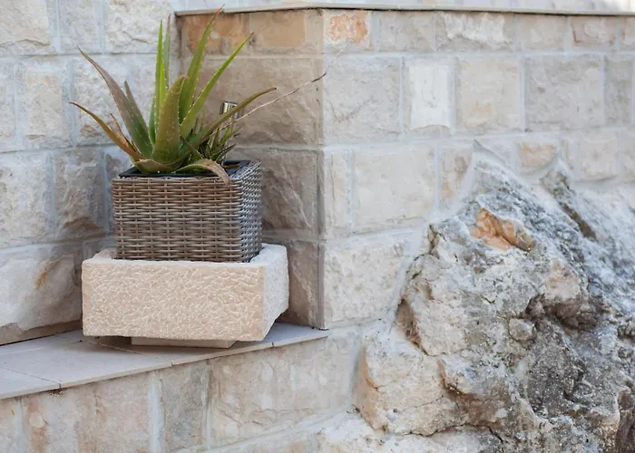 Villa 19th Century Stone Art House In Nature Park